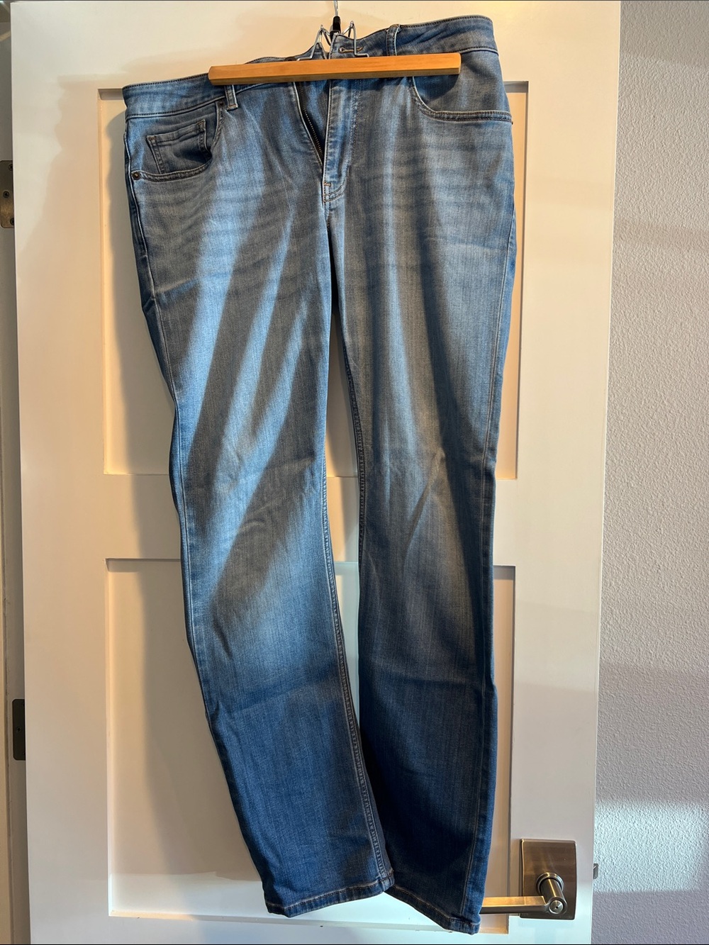 Men's True Classic Blue Slim Fit Jeans